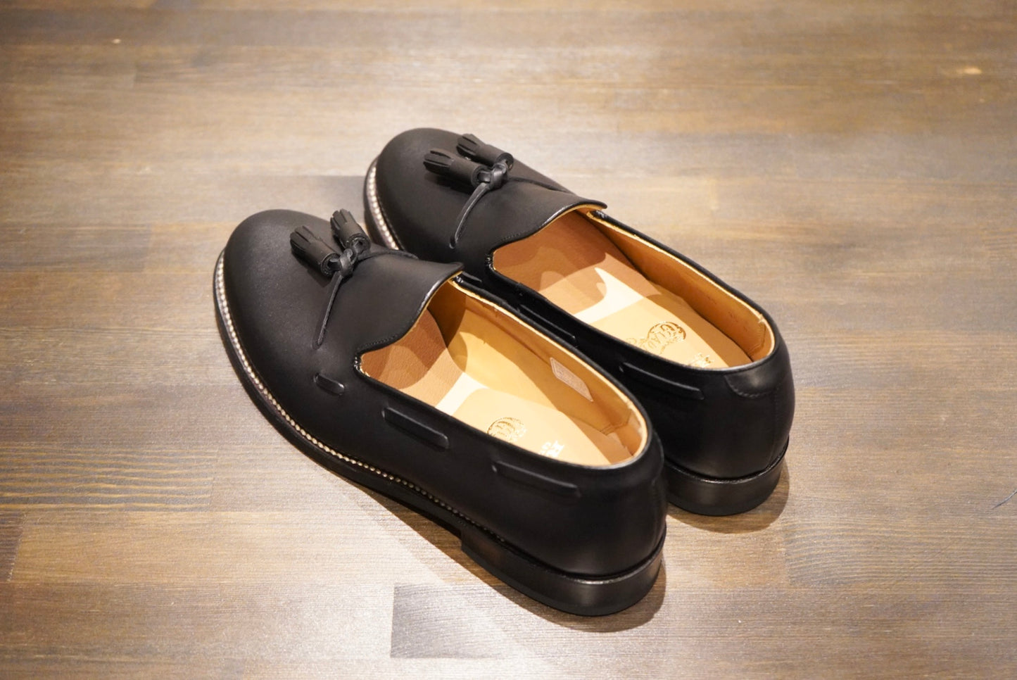 TASSELED SLIP-ON BLACK