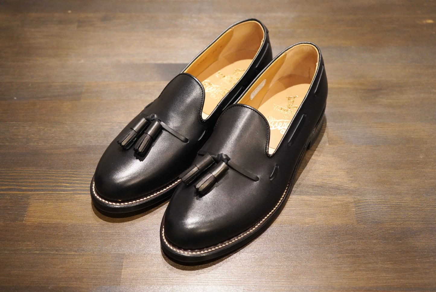 TASSELED SLIP-ON BLACK