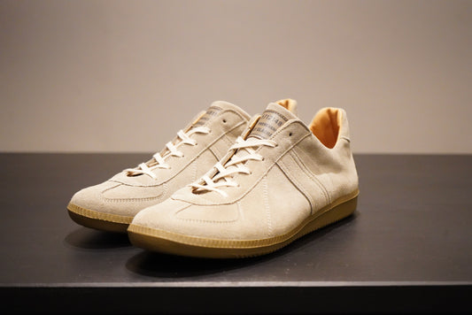 PROVENANCE - GERMAN TRAINER BEIGE / BYGH-24-AW-G03