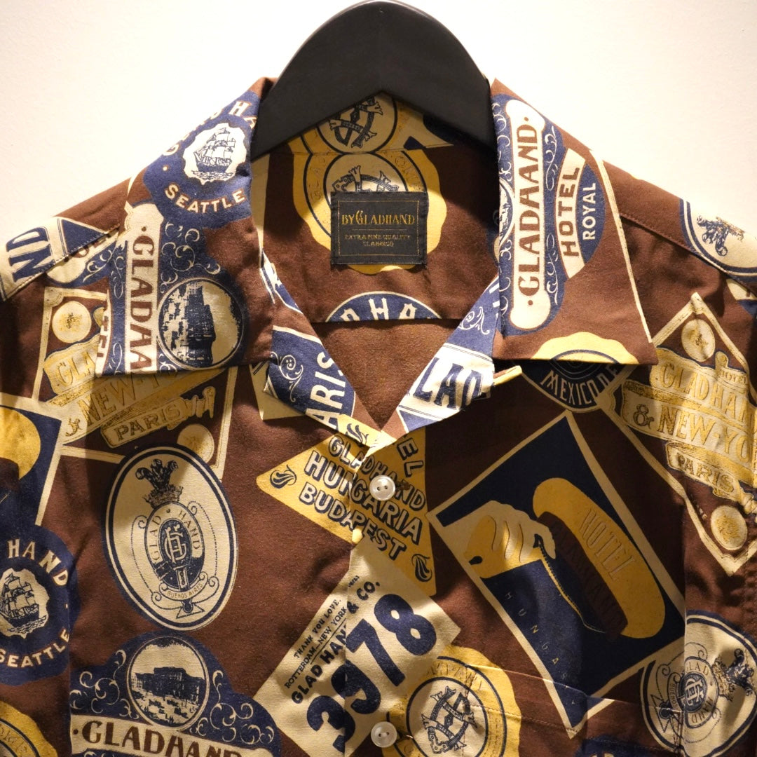 LUGGAGE LABEL - S/S SHIRTS BROWN / BYGH5105